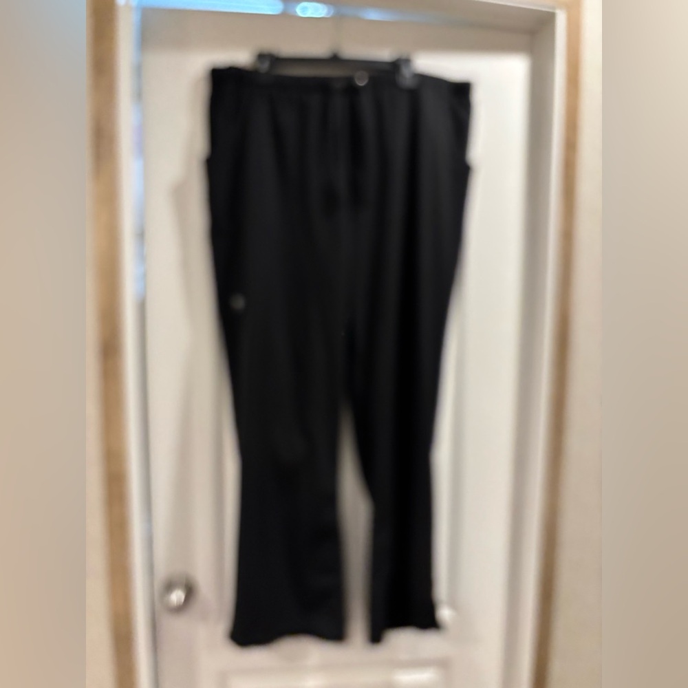 Women’s size 2x scrub pants in great condition